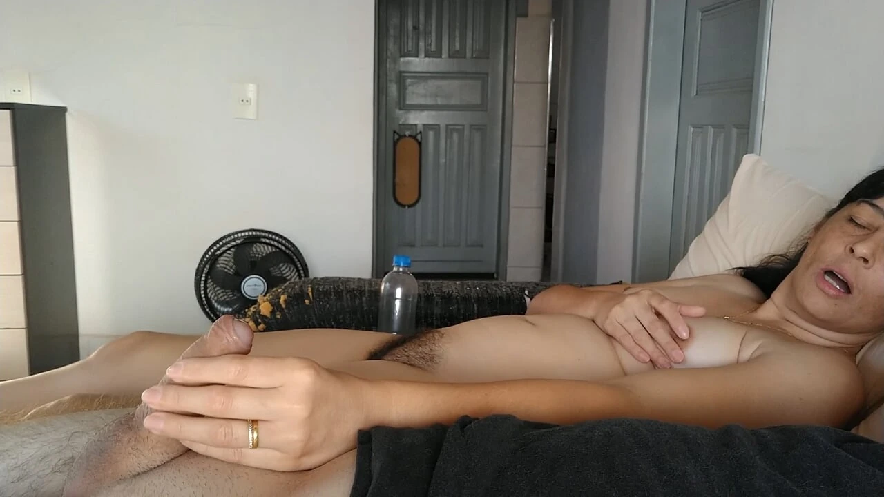 Hairy wife handjob a small penis