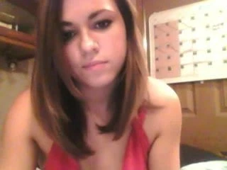 Brunette masturbates – and orgasms- on cam for her boyfriend