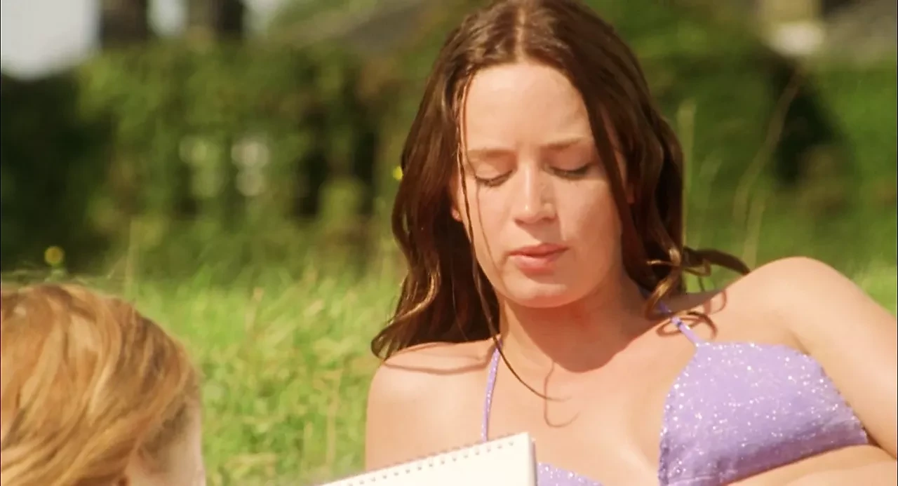 Emily Blunt’s lovely boobies