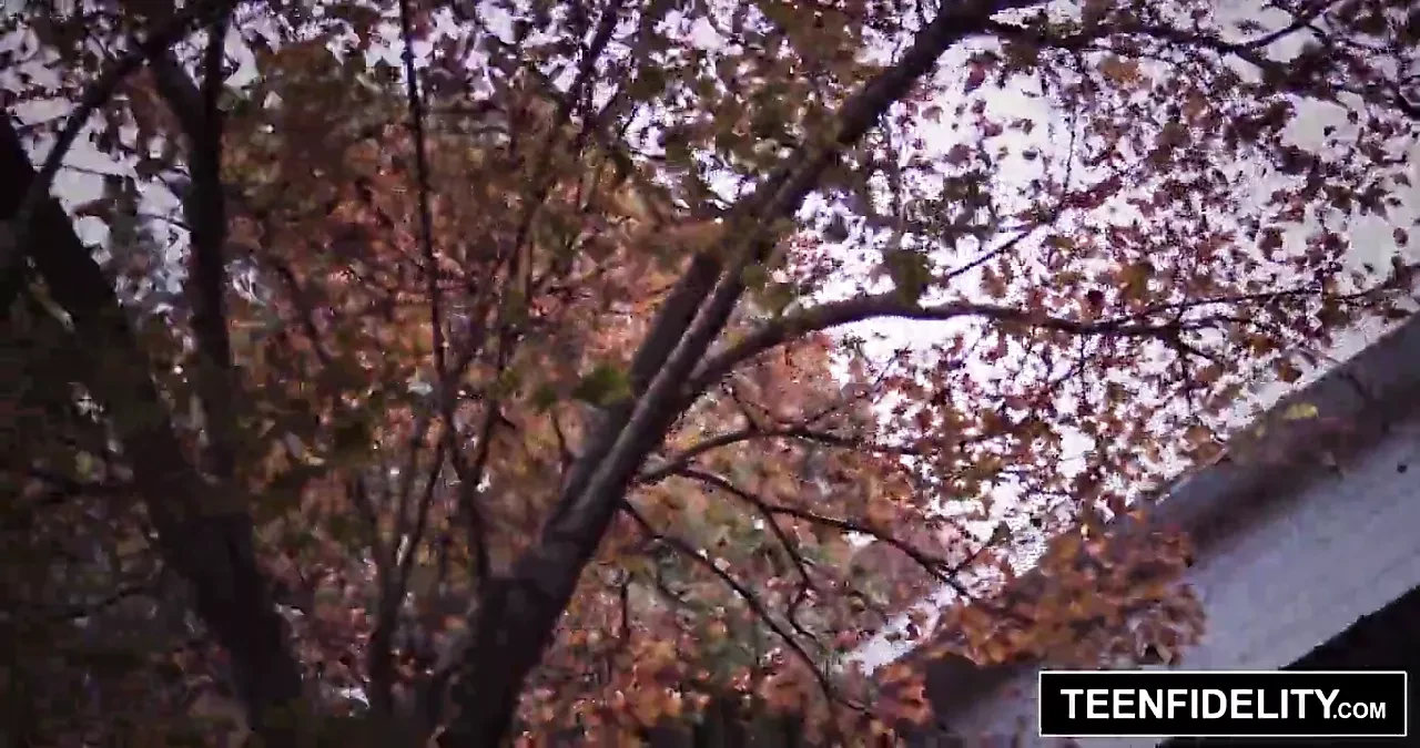 TEENFIDELITY Goth Teen Yhivi Hairy Pussy Filled With Jizz