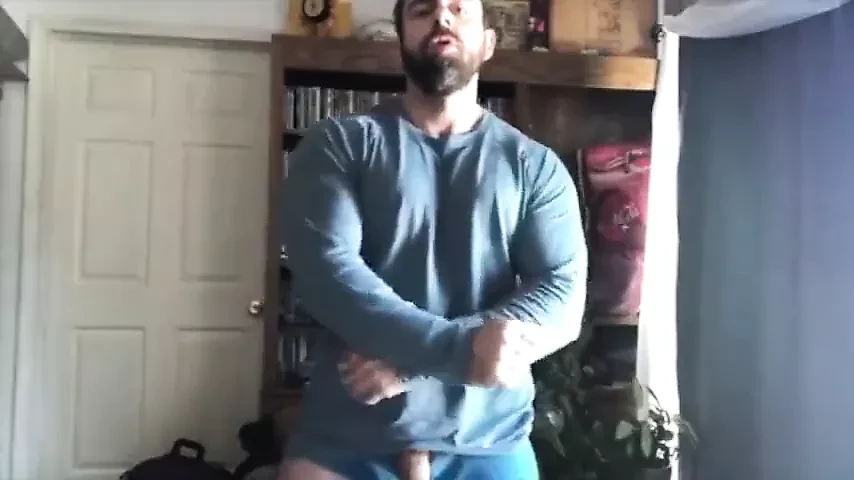 hot hairy bodybuilder huge cum