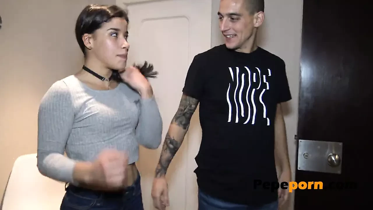 Shopping mall blowjob before BUTTHOLE DRILLING! Maria wants to be a queen of kink