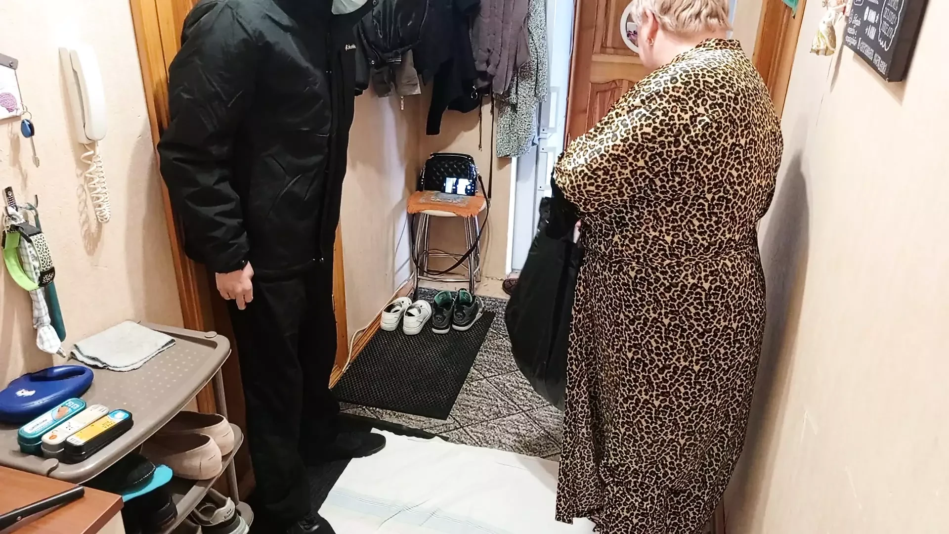 mature milf with big tits instead of tip jerks off and sucks my dick