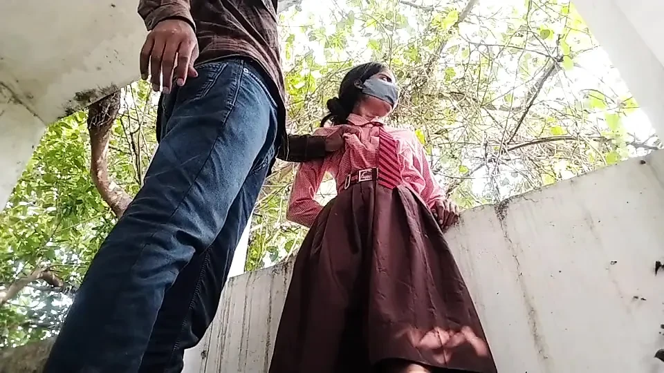 Indian Desi Village Cute School Girl Jungle Sex Viral Video, Indian school girl sex viral mms, Desi girl sex doggy style