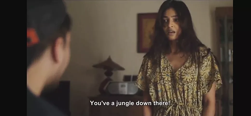 Radhika apte actress apni chut dhikata hua