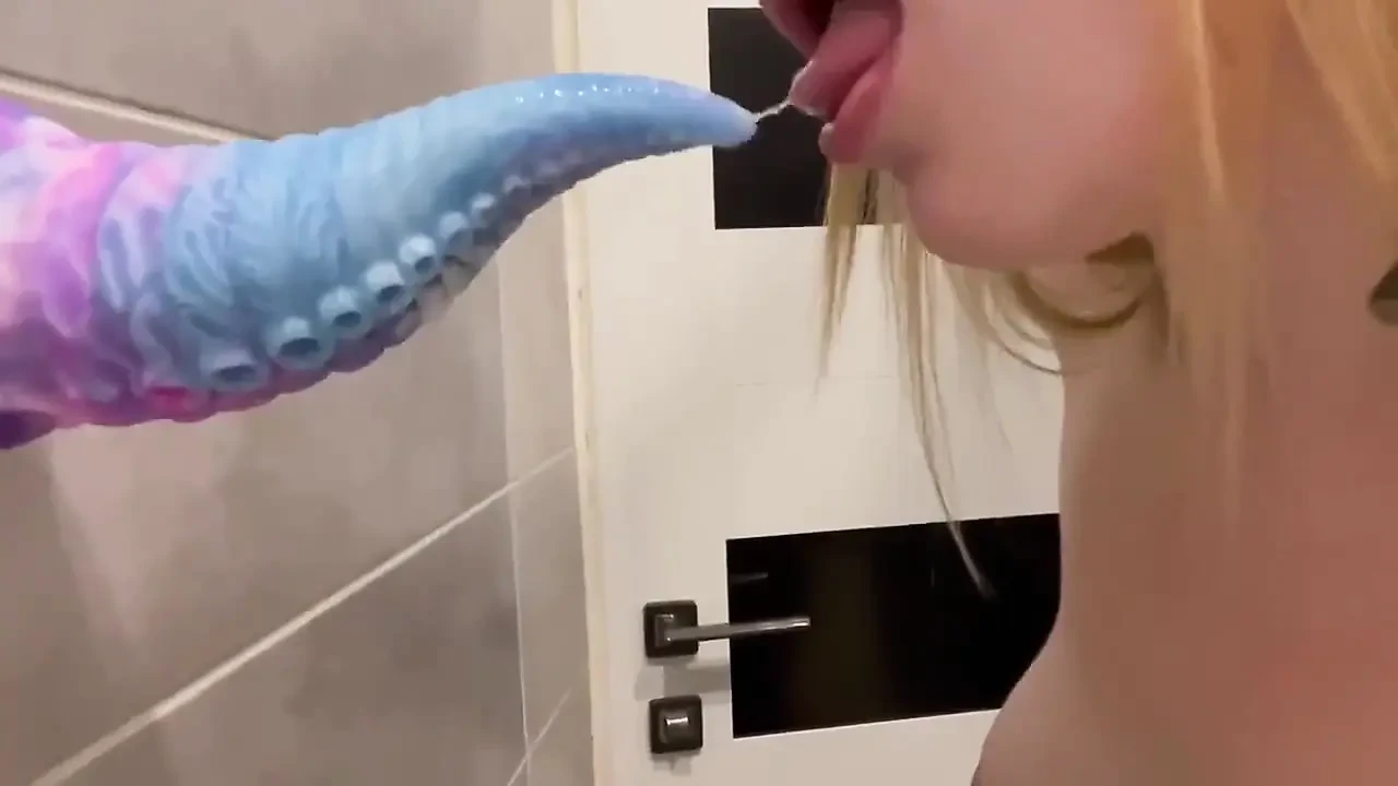 Masturbating Can’t Wait for My Boyfriend