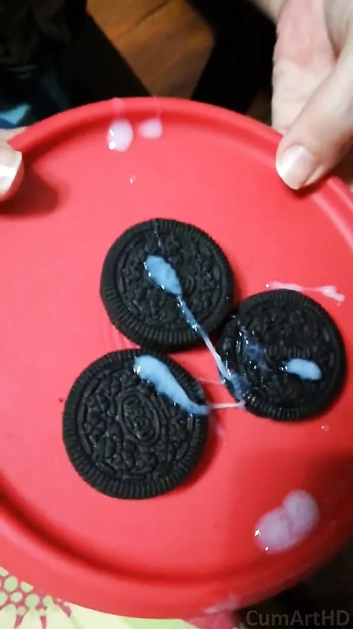 Got milk? Oreos and cum – Cum on food 1