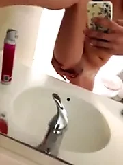 Alleged Aubrey Plaza masturbating selfie compilation