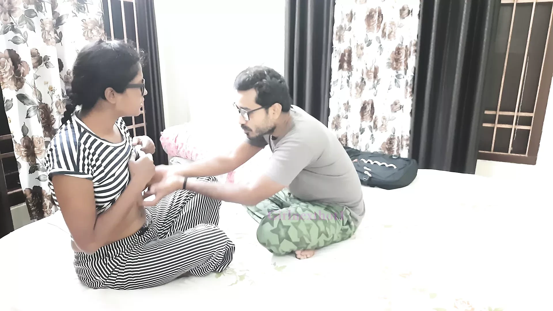 Indian College Friends Have Sex while Studying