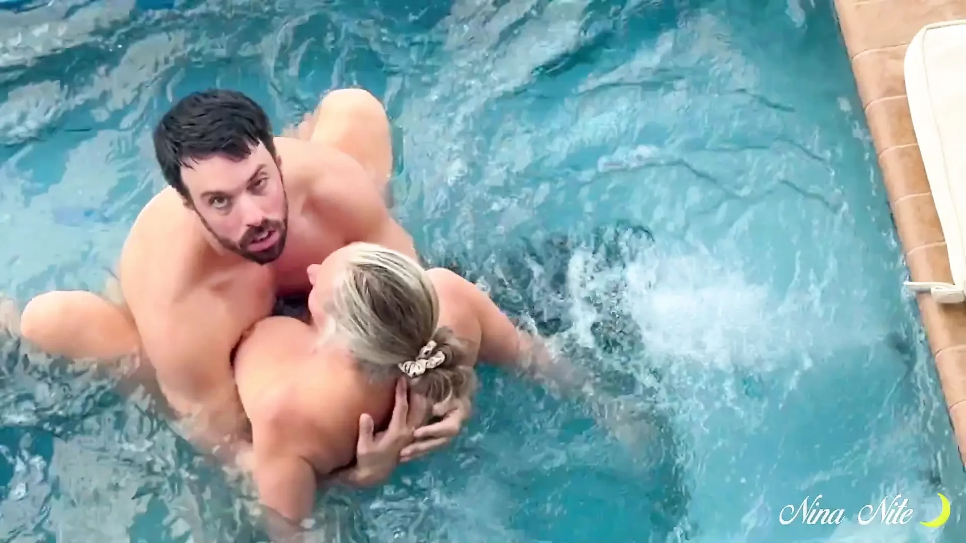 Nina Nite Has Lots of Wet Fun!