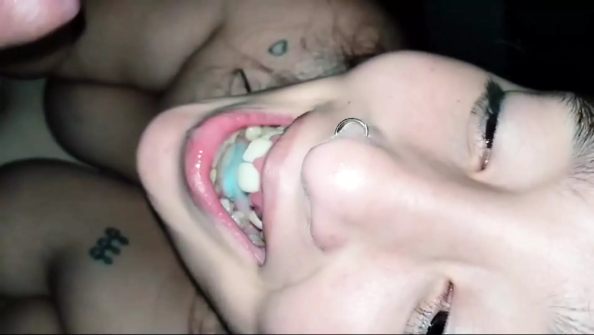 Oss loves the blowjob she gets to work