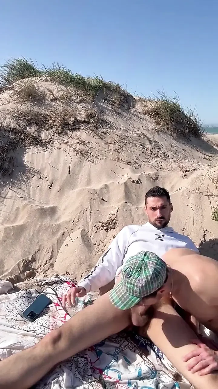 Daddy Fucks Big Ass Muscular Sportsman on the Beach