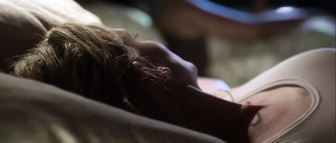 Ruth Vega Fernandez – Kiss me