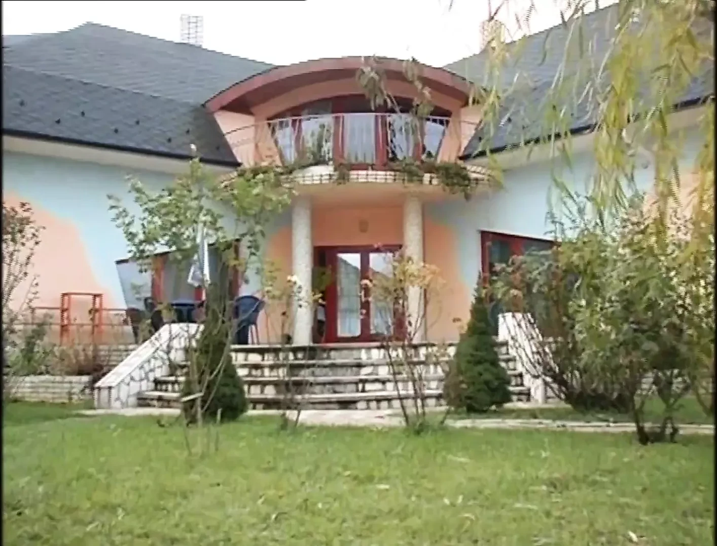 A Model Family! (Full Movie)