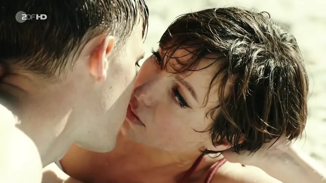 Julia Koschitz – Schweigeminute (2016)