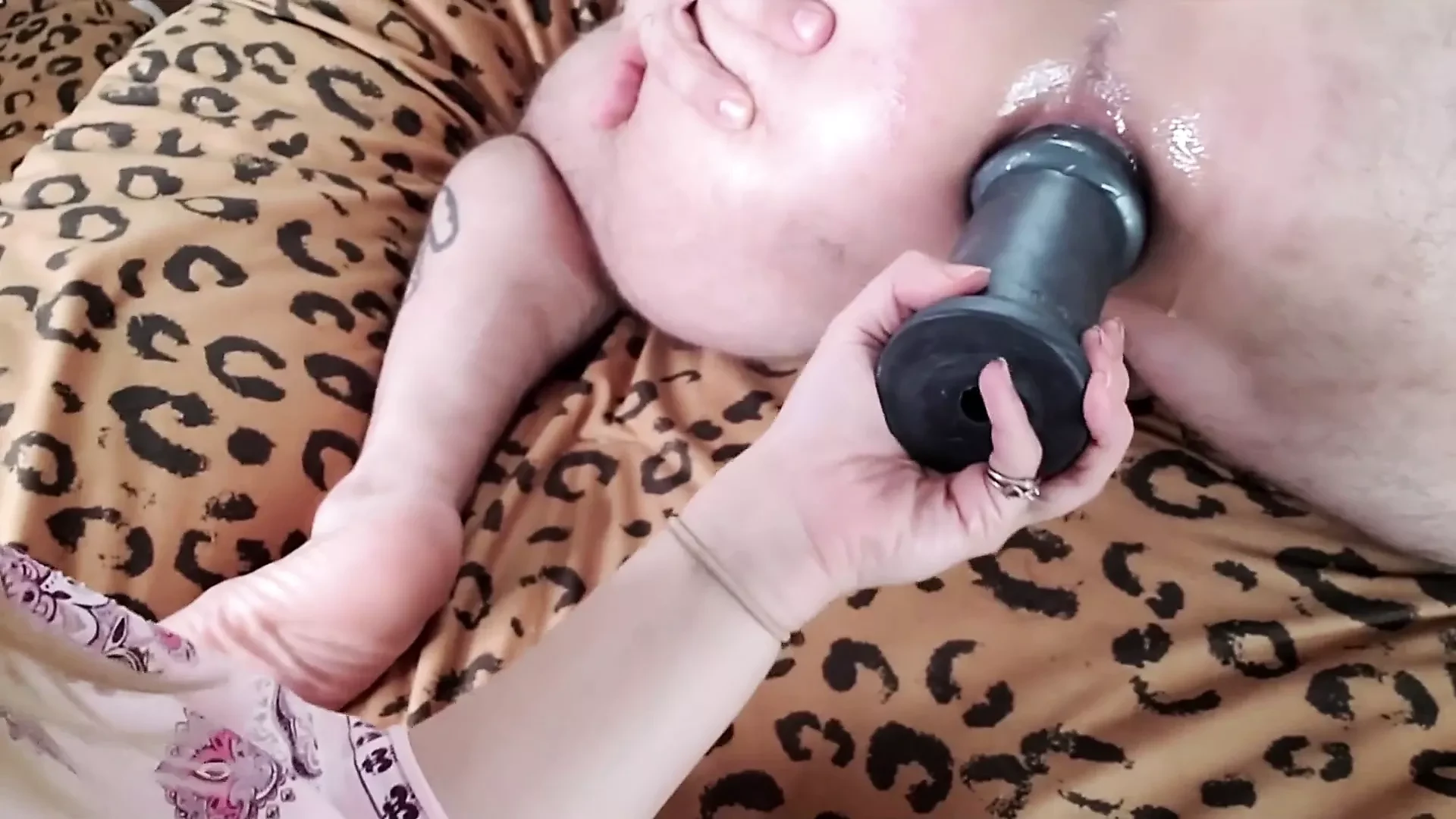 Straight Bodybuilder Enjoying Huge Dildo