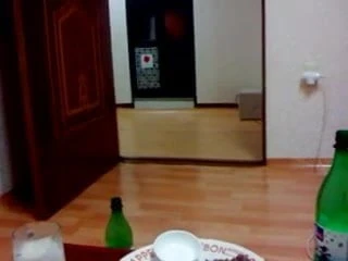 how this korean poses