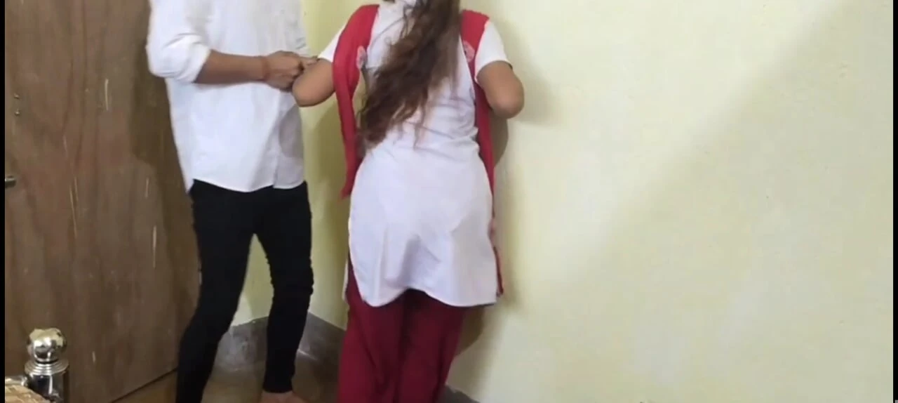 Indian school students ki ghapaghap video when no one in classroom