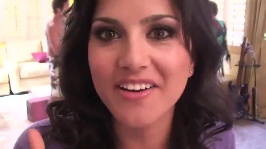 Behind the scenes of Sunny Slumber Party (2009)