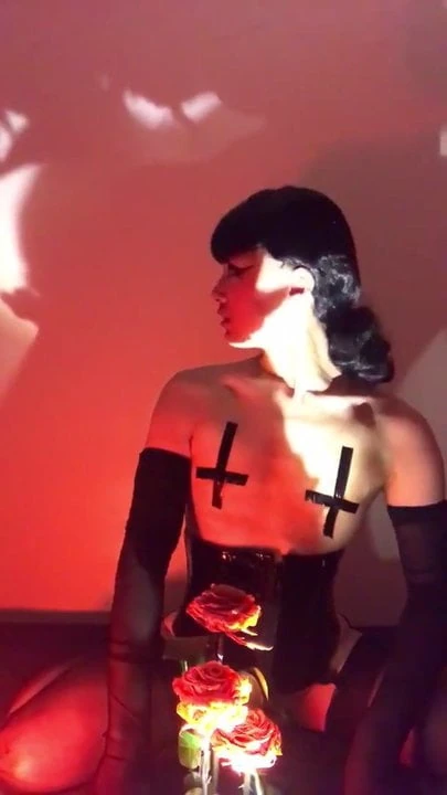 Temptress Kiss Roses