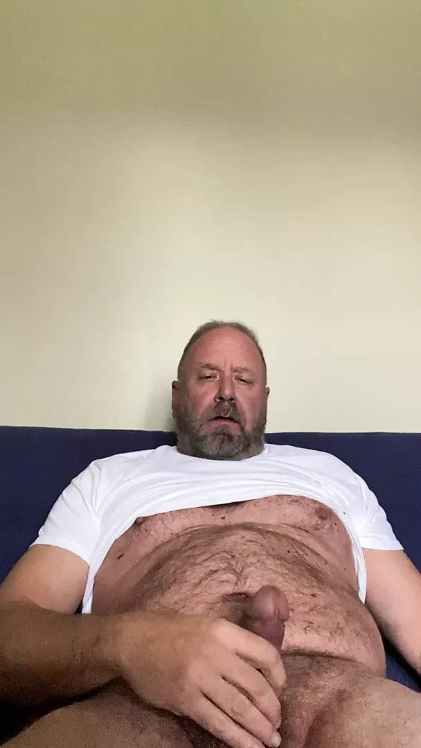 Big daddy bear wanking