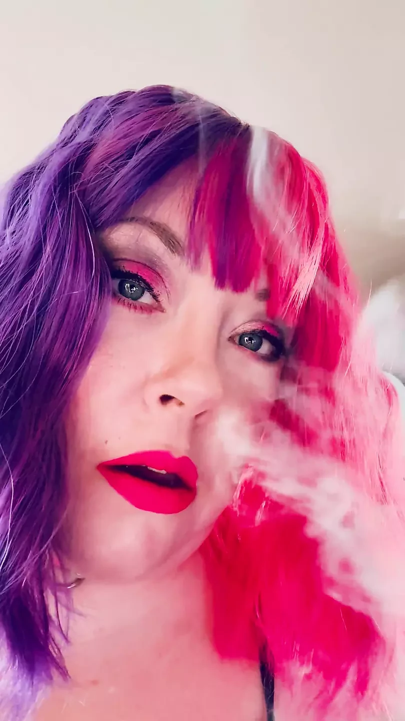 Chubby Cougar Tina Snua Smokes A Cork Tipped Cigarette In Latex Gloves –