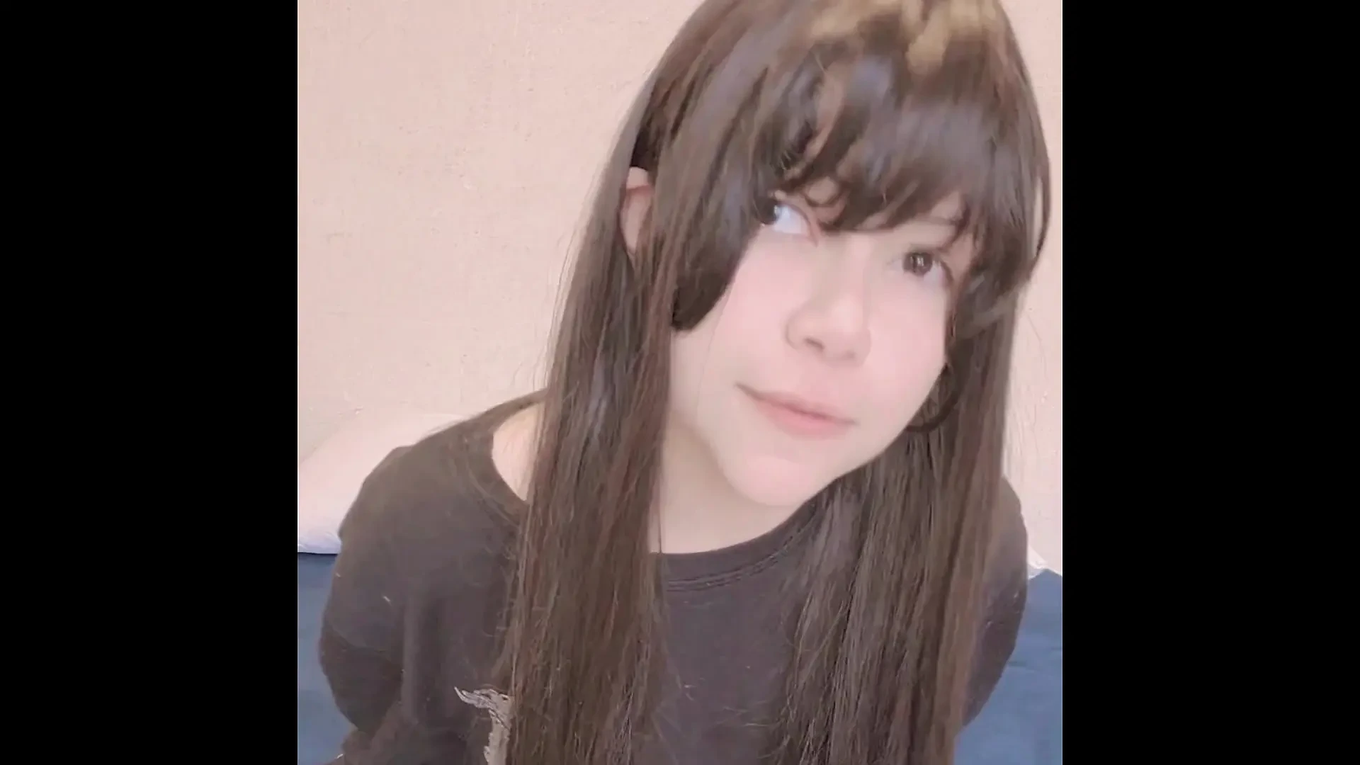 Would you cum inside this amateur young girl’s pussy?