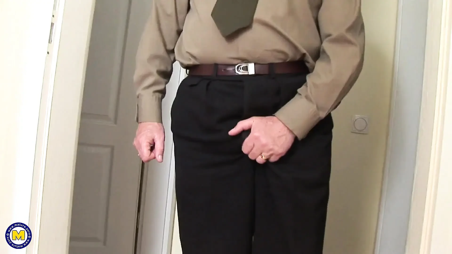 Dyke matures and young slut pussy licking and dildoing in orgy