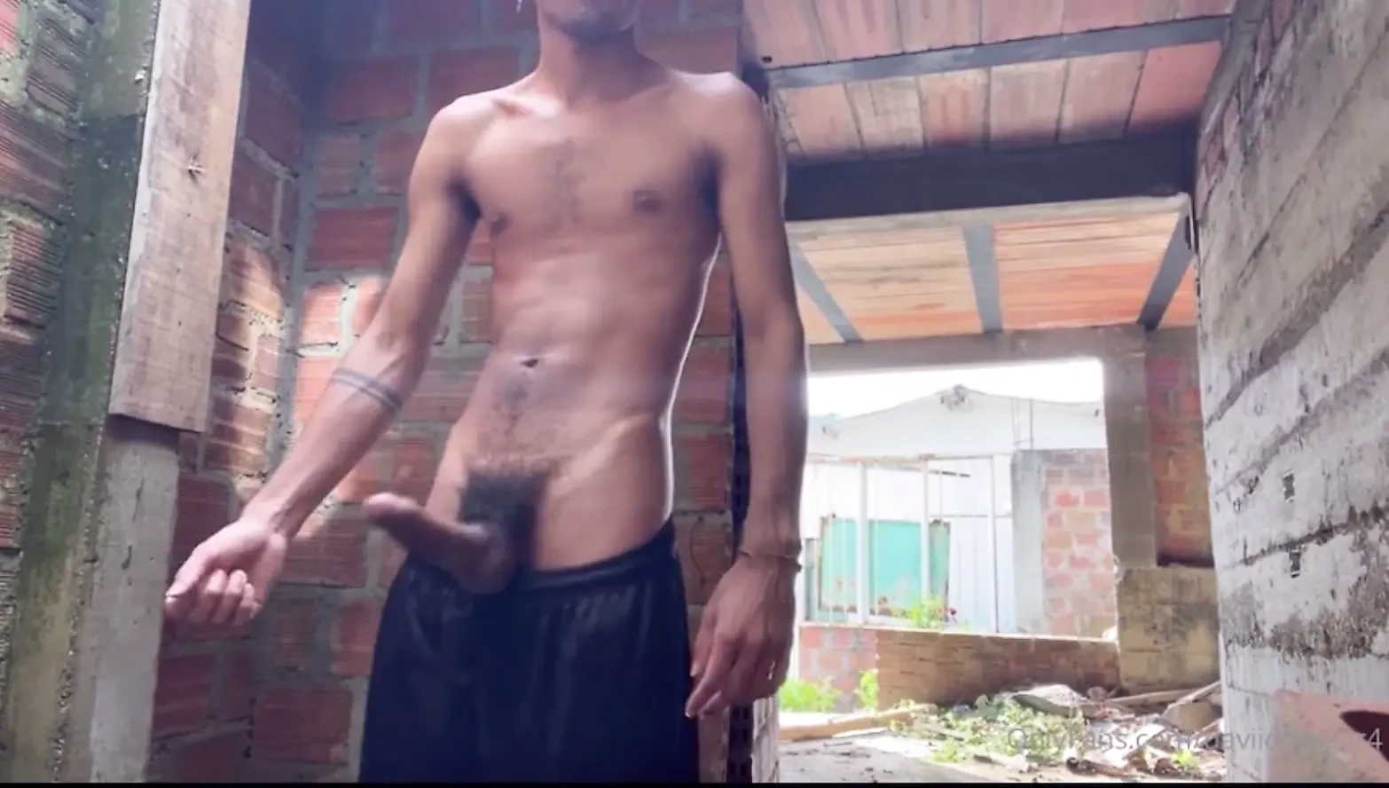 I found an abandoned house and I entered it to masturbate