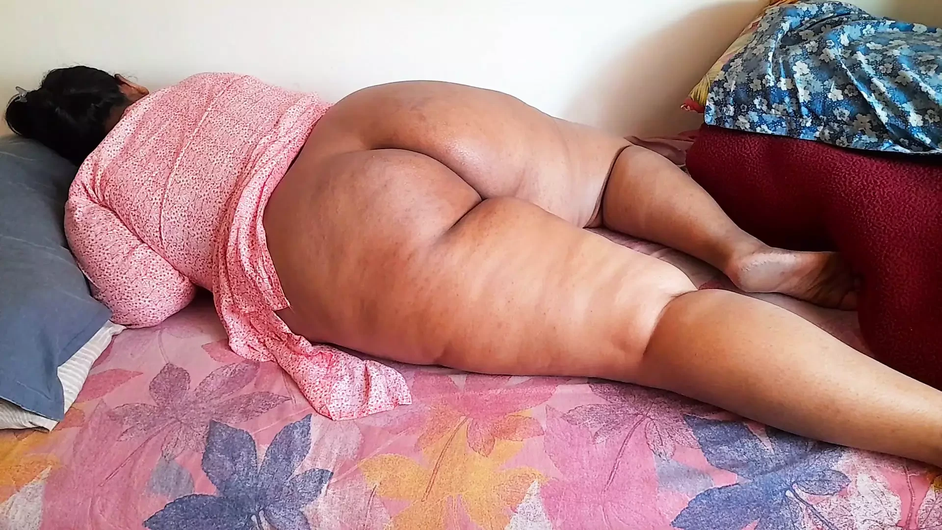 I go to hostel to meet my sister's girlfriend seduce me with huge ass then I destroy her ass & Give Something her behind