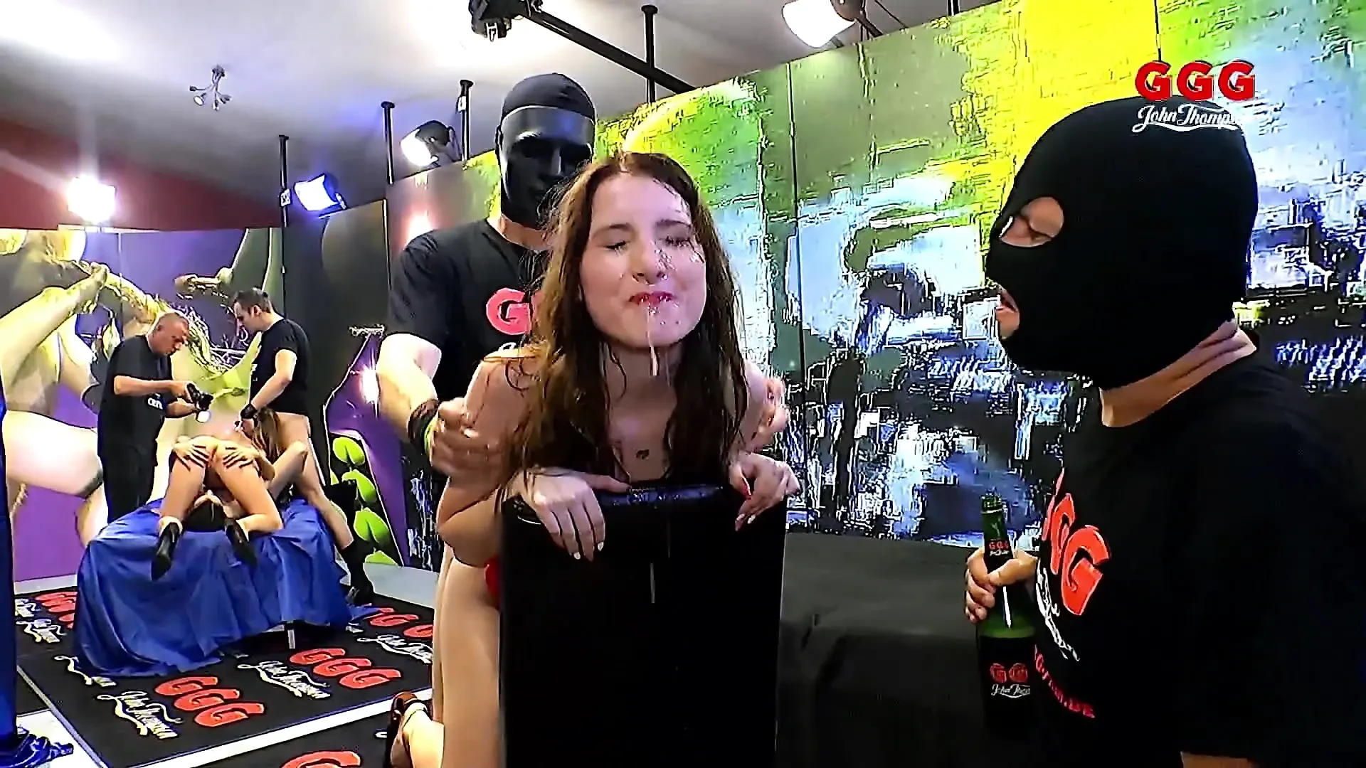 Ggg John Thompson – Cum Dump Girl Gets Spitroasted