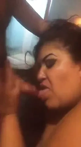 Que rico mama esta gorda madura